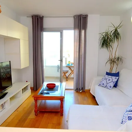 Coqueto Apartamento A Pocos Metros De Playa *